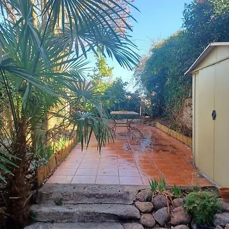 Un Petit Oasis En Plein Centre De Ceret. * Ceret
